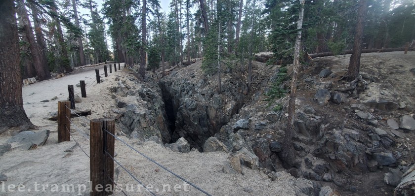 photo of earthuake fissure